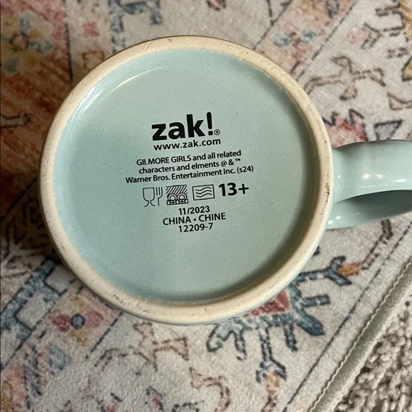 Luke's Gilmore Girls Mug - Yellow and Light Blue - Picture 2 of 4